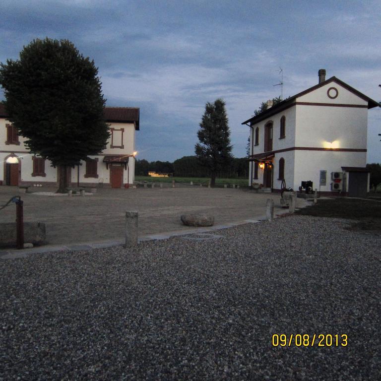 Bed And Breakfast Azienda Agricola Cascina Salazzara Маджента Екстериор снимка